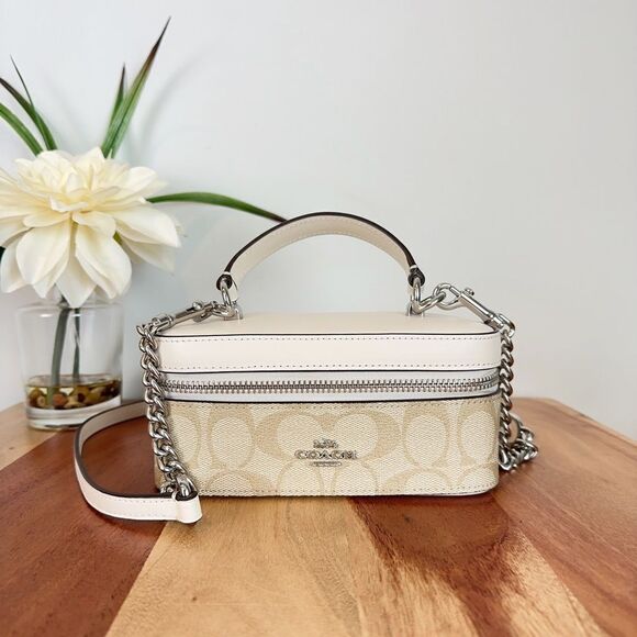 NWT Coach Train Case Crossbody In‎ Signature Canvas - Picture 1 of 7